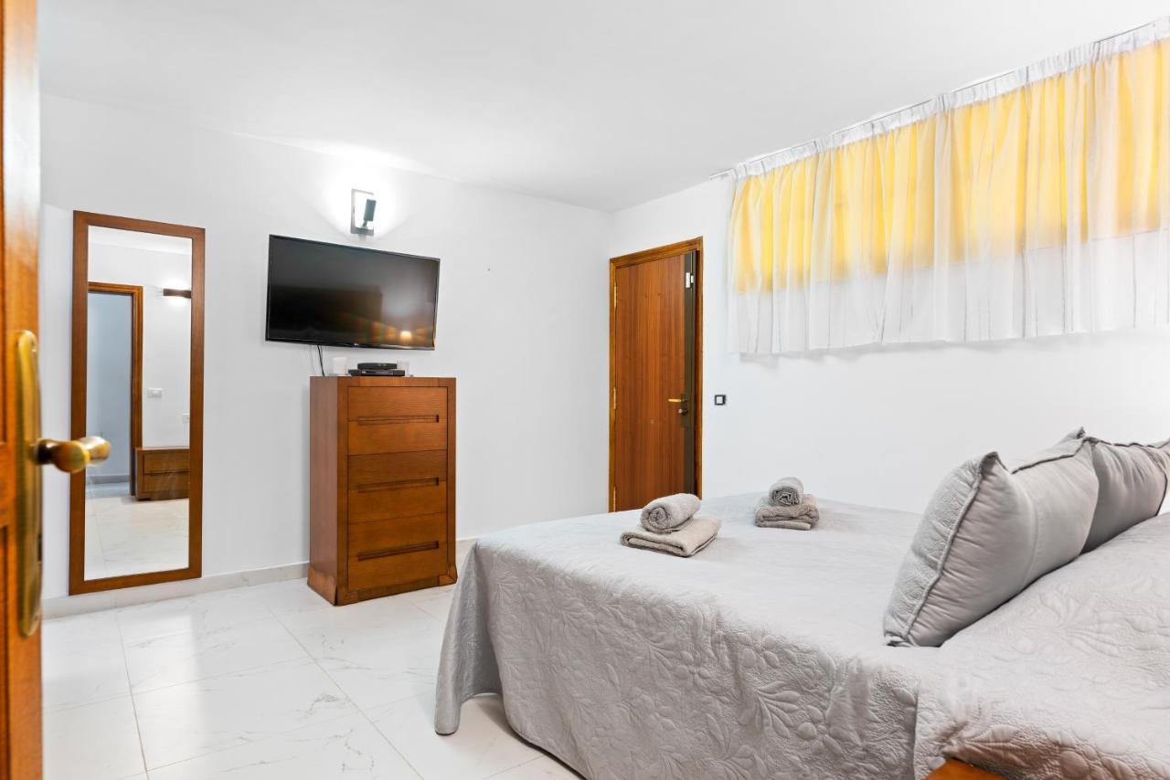 Neptuno Pool And Beach Private Access Пуэрто-де-Сантьяго Экстерьер фото